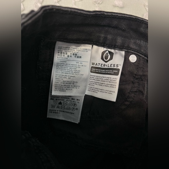 Levi's 721 High Rise Skinny Size 24 Black Denim - Picture 9 of 10